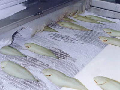 Transportador de barras tejidas para congelación