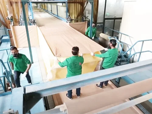 Correas de fibra de vidrio recubiertas de PTFE para la producción y curado de espuma.